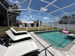 Piscina all'aperto, una piscina riscaldata