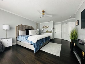 5 bedrooms, desk, free WiFi, bed sheets