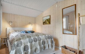 4 bedrooms, travel cot, free WiFi