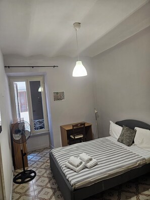 3 室のベッドルーム、アイロン / アイロン台、WiFi、ベッドシーツ