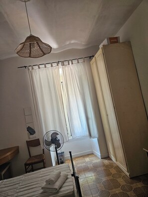 3 室のベッドルーム、アイロン / アイロン台、WiFi、ベッドシーツ
