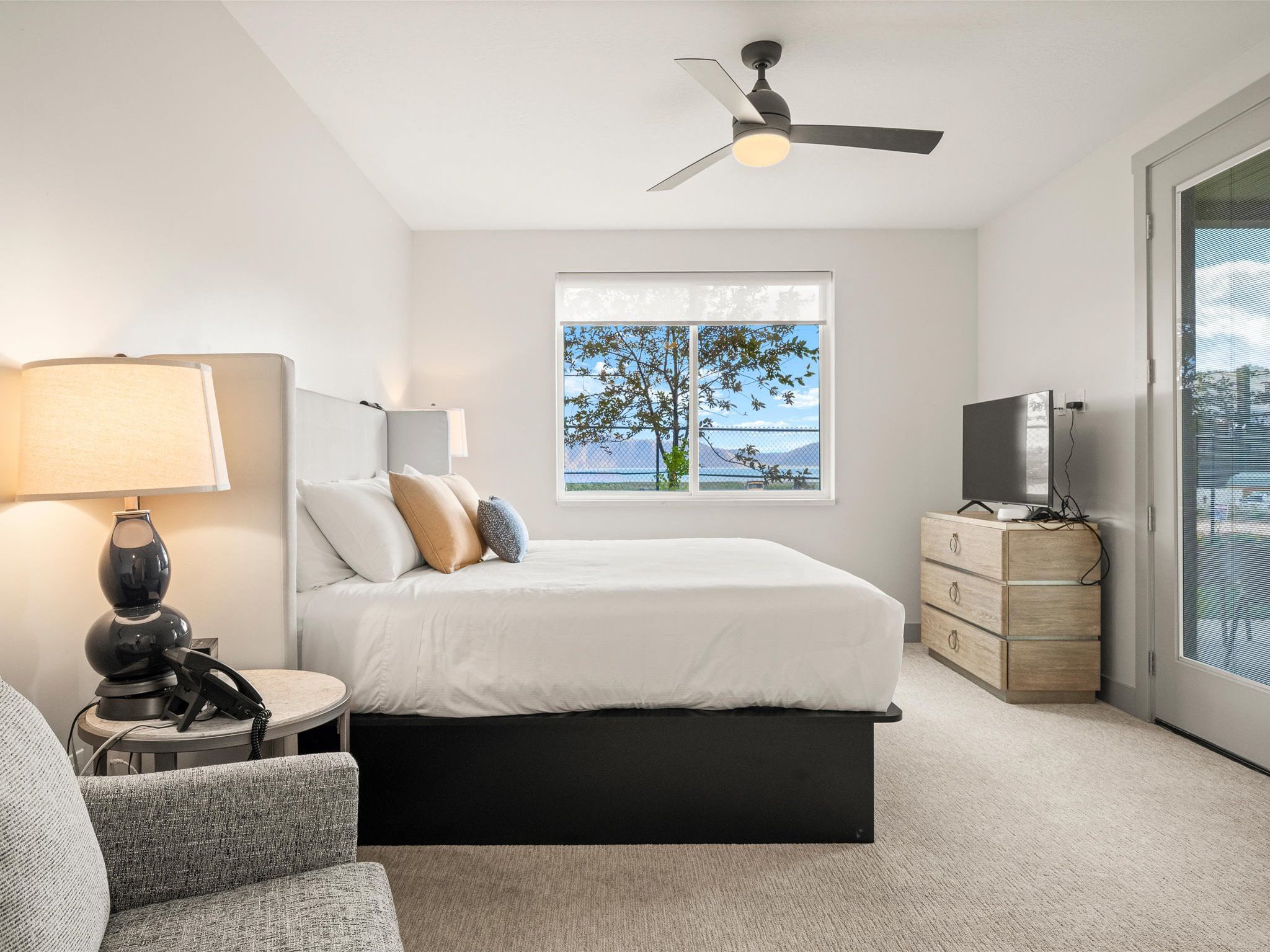 3 bedrooms, WiFi (free), bed sheets