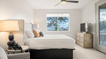3 bedrooms, WiFi (free), bed sheets