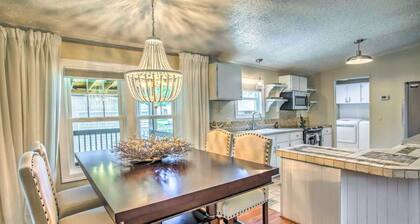 Charming 3-bedroom house in Garden City, featuring two covered porches!