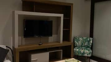 Smart TV y chimenea
