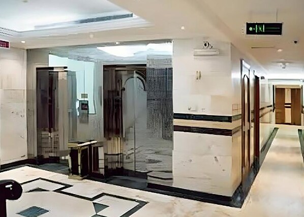 Lift - Dar Alslama Apartment (Jeddah)