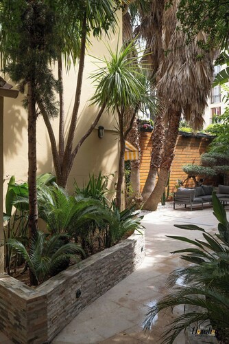 L'EDEN HOUSSE, swimming pool, beach 1 minute walk