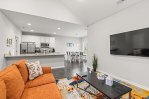 Smart TV, video games