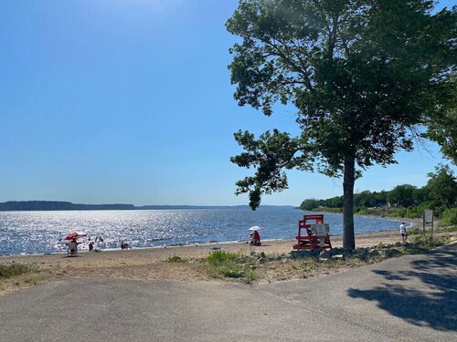 Pepin Marina Retreat: Street Level Loft Apartment