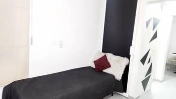 1 多间卧室、免费 WiFi、床单