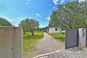 Property grounds - House 2401/161196 (Istria - Fažana), 850m from the beach (Fažana)