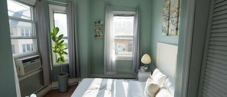 2 Schlafzimmer, Schreibtisch, Bügeleisen/Bügelbrett, kostenloses WLAN