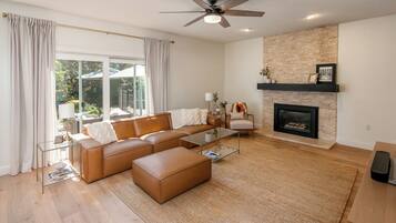 Smart TV, fireplace, computer monitors, printers