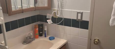 SĂšche-cheveux, papier toilette