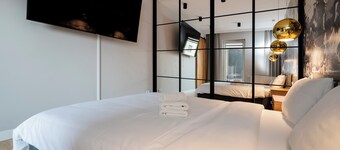 Urban Elegance Bliss Apartment