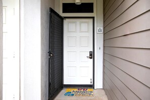 Condo (1 Bedroom) | Property entrance