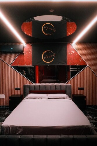 THEMED APARTMENT "50 Shades of .....".