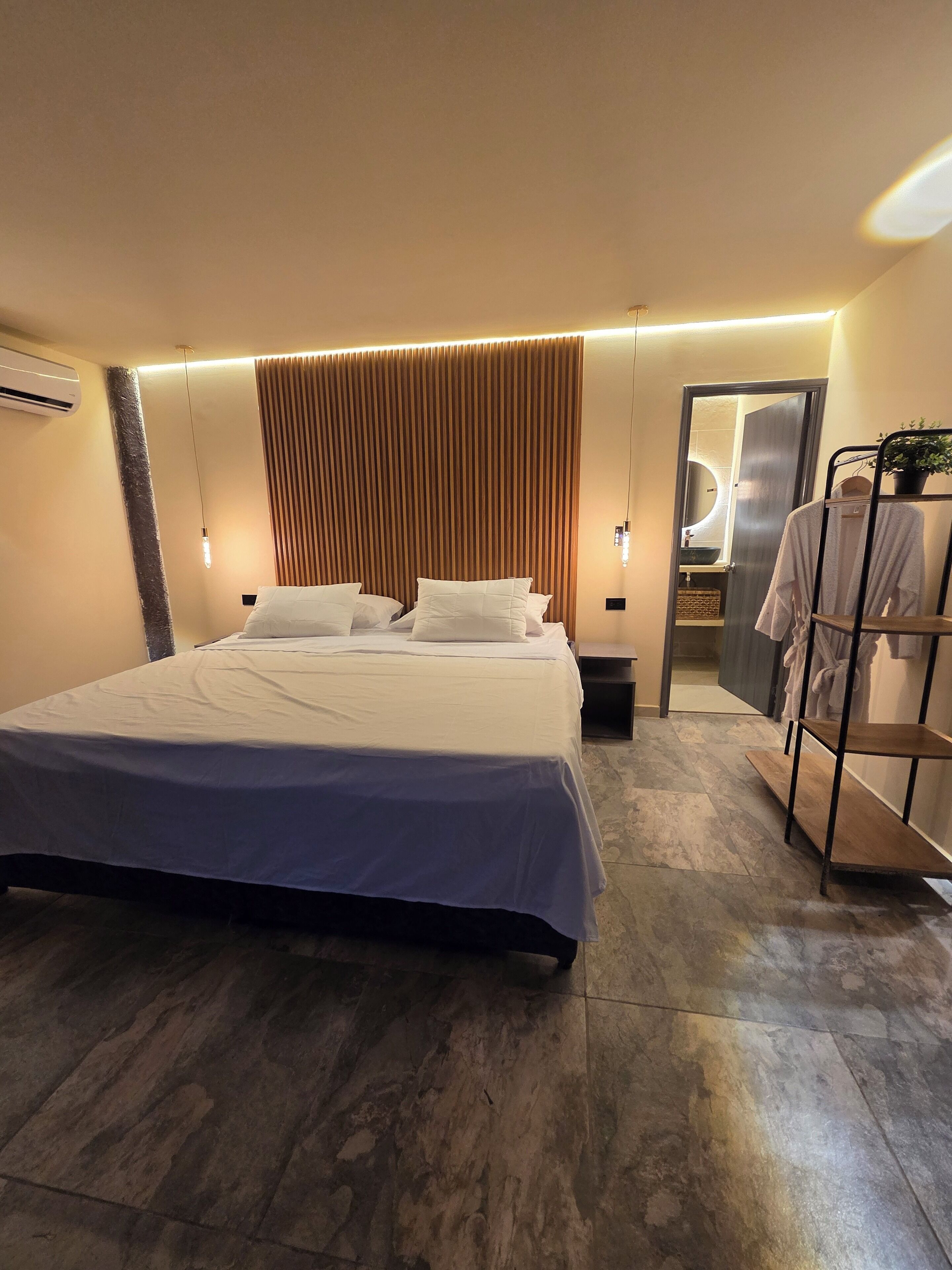 1 habitación, internet y ropa de cama 