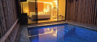 Charming one-bedroom villa in tropical Melgar with pool, AC – pet friendly