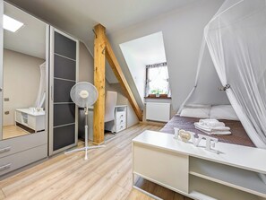 1 chambre, fer et planche à repasser, Wi-Fi, draps fournis