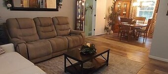 1BR - Bridge Day Stay | Steam Sauna & Jetted Tub