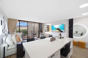 Smart TV - City-view condo w/ lanai, beach gear & EV charger (Honolulu)
