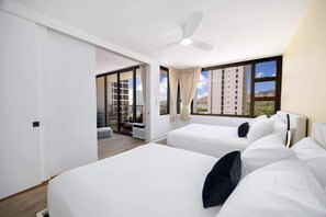 1 bedroom, iron/ironing board, free WiFi, bed sheets - City-view condo w/ lanai, beach gear & EV charger (Honolulu)