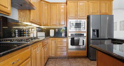 EV Fast Charger 5BD Amazing Home