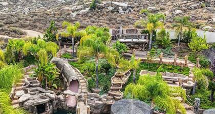 Hidden Oasis - Paradise Getaway - Sleeps 25 Guest