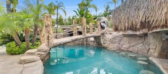 Hidden Oasis - Paradise Getaway - Sleeps 25 Guest