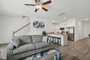 Smart TV - Newly built Charming 3-bedroom townhome with amenities Spring Hill (Spring Hill)