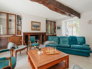 TV - La Longère by Interhome (Pleurtuit)
