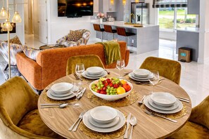 Dining - Luxury Villa Gabriele Heated Pool Family Friendly Prime Location (Cape Coral)