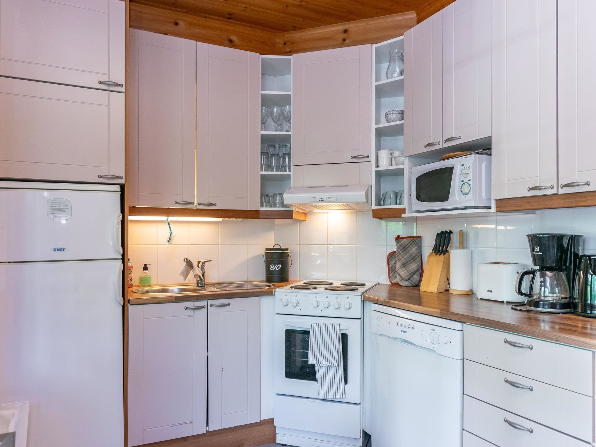 雪櫃、微波爐、洗碗機、廚房用具/餐具/器皿