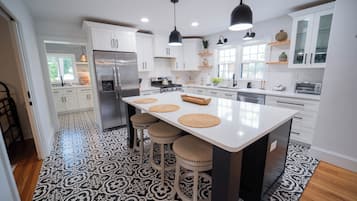 Micro-ondas, fogão, cooktop, lava-louças