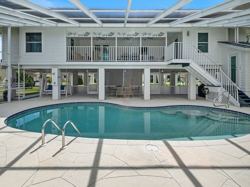 Newly Remodeled Retreat —7 Min Walk to Beach, Shops, Dining, and Heated Pool!