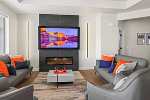 Smart TV, fireplace