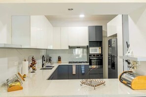 Fridge, microwave, oven, stovetop - Casa para 6 con alberca privada ¡vive Cancún! (Cancún)