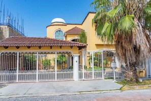 Exterior - Casa para 6 con alberca privada ¡vive Cancún! (Cancún)