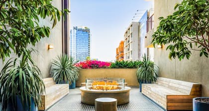 Emerald Ridge Hollywood Haven Pool, Jacuzzi, Gym Zen Garden View