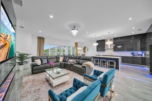 Smart TV, fireplace