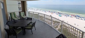 Outdoor dining - Delightful beach condo with oversized balcony & stunning Gulf views in PCB (Panama City Beach)