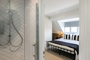 Bathroom - Stunning Townhouse in Cirencester (Cirencester)