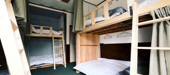 Guest House SAKURAZUKISOU - Hostel