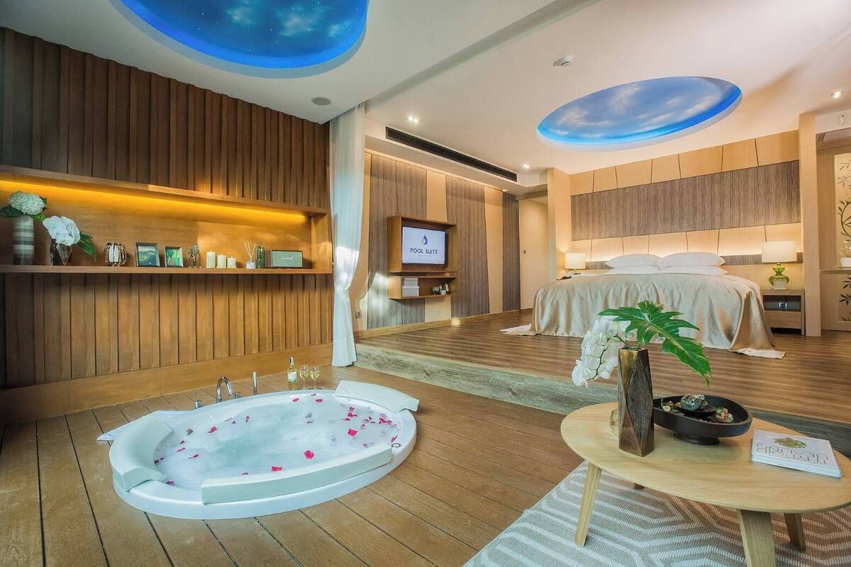 Luxury Double Room Single Use | Free WiFi