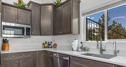 Chimney Rock Suite - Unit C - Red Rock Retreat