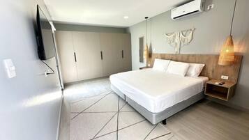 3 bedrooms, iron/ironing board, Internet, bed sheets