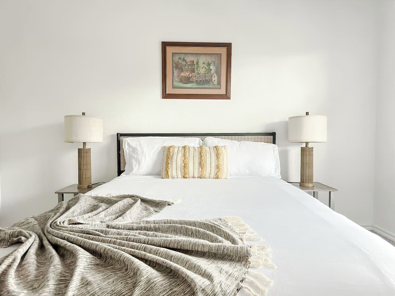 Una scrivania, ferro/asse da stiro, Wi-Fi gratuito, lenzuola