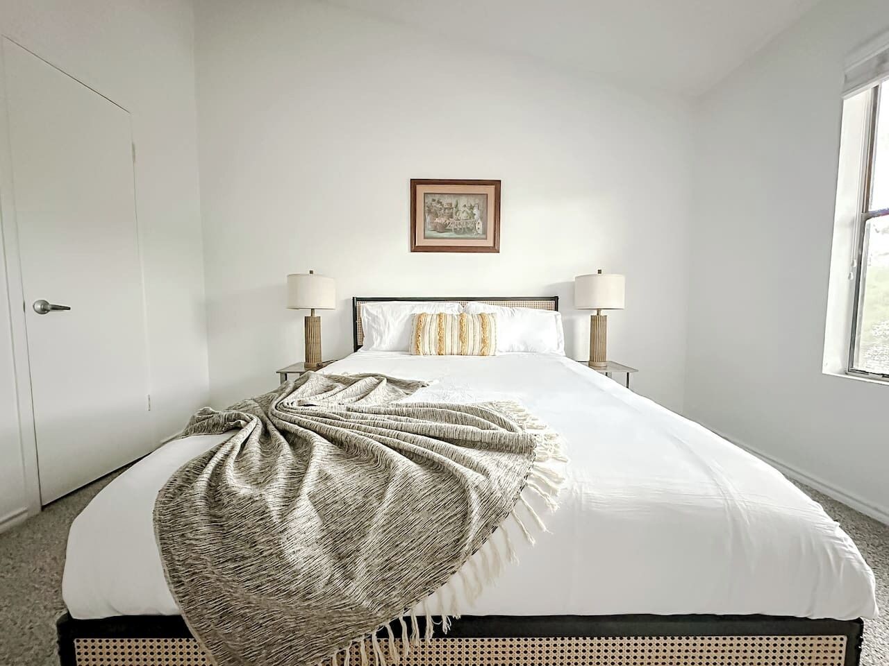 Desk, iron/ironing board, free WiFi, bed sheets