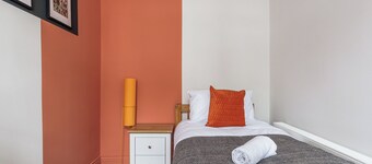 The Royal Residence - Sorley Steet, 2 minutes to Royal Sunderland Hospital